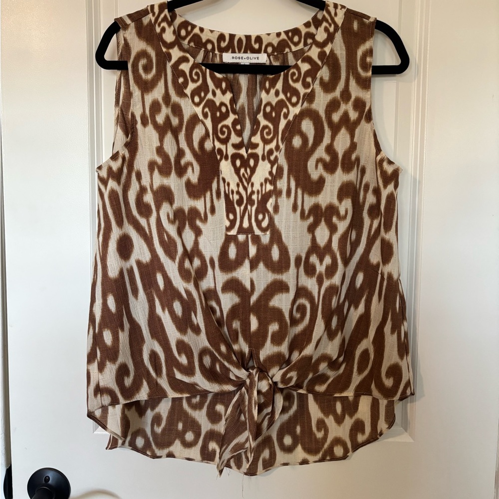 Sleeveless Blouse – Lightweight & Versatile Top